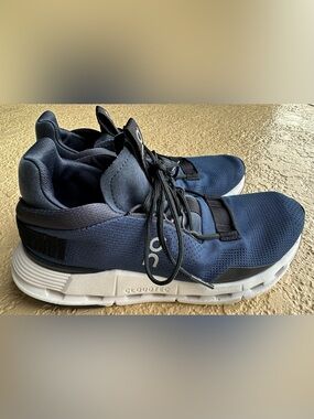 On Cloud On Cloudnova Blue Black Running Shoes 26.99114 Women’s Size 8 in VGC